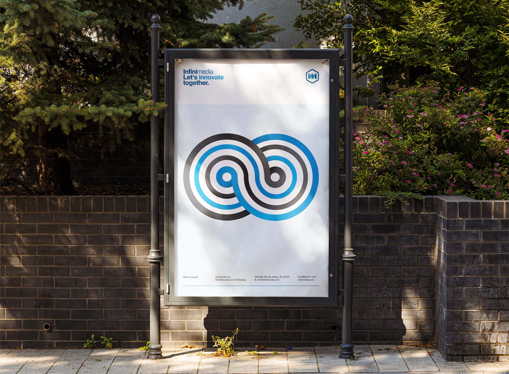 Maqueta de póster con marco negro